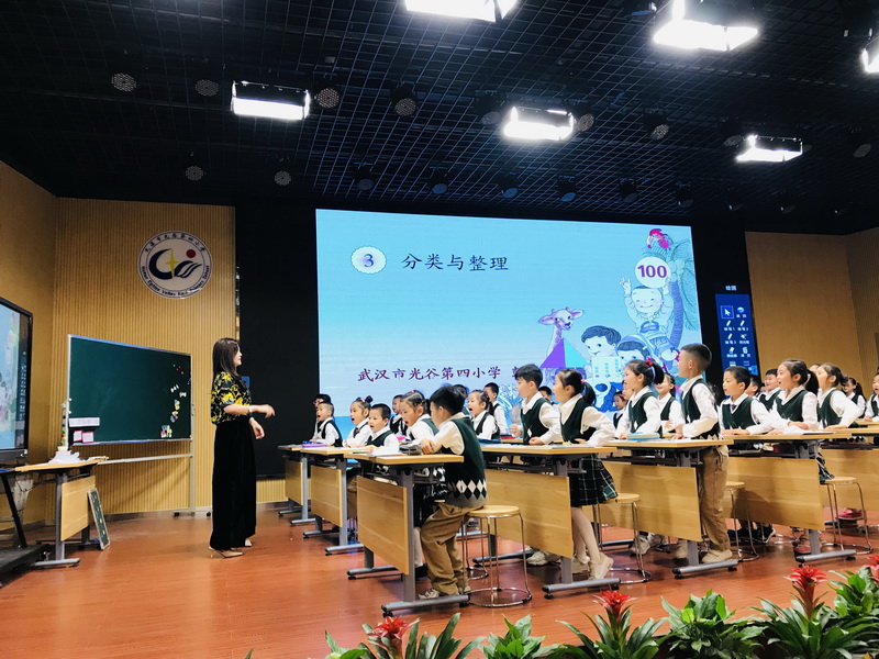 1556519171289539.jpg 104数学课_调整大小.jpg