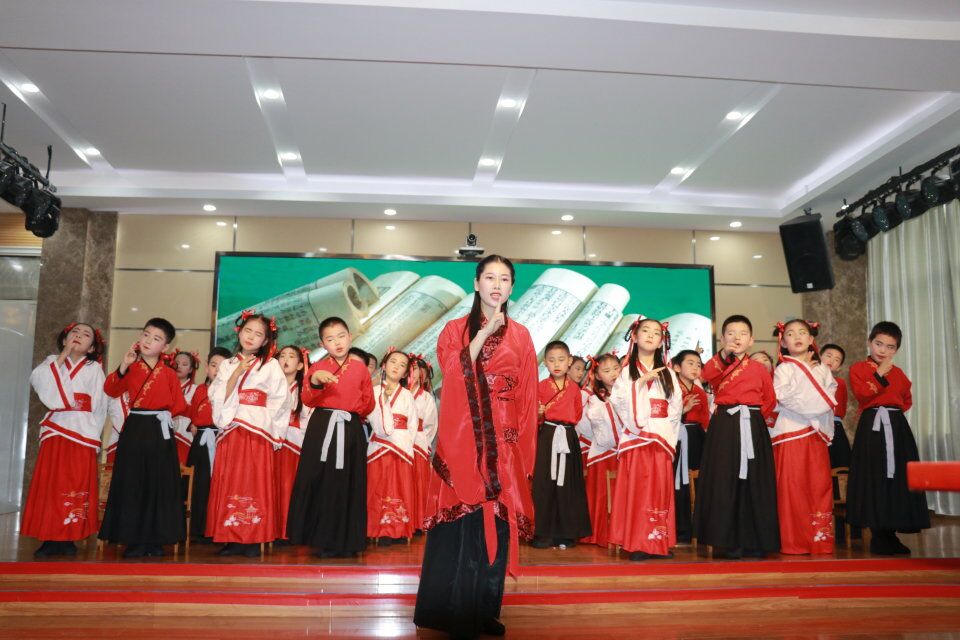 1559713047458691.jpg 鹿鸣.jpg